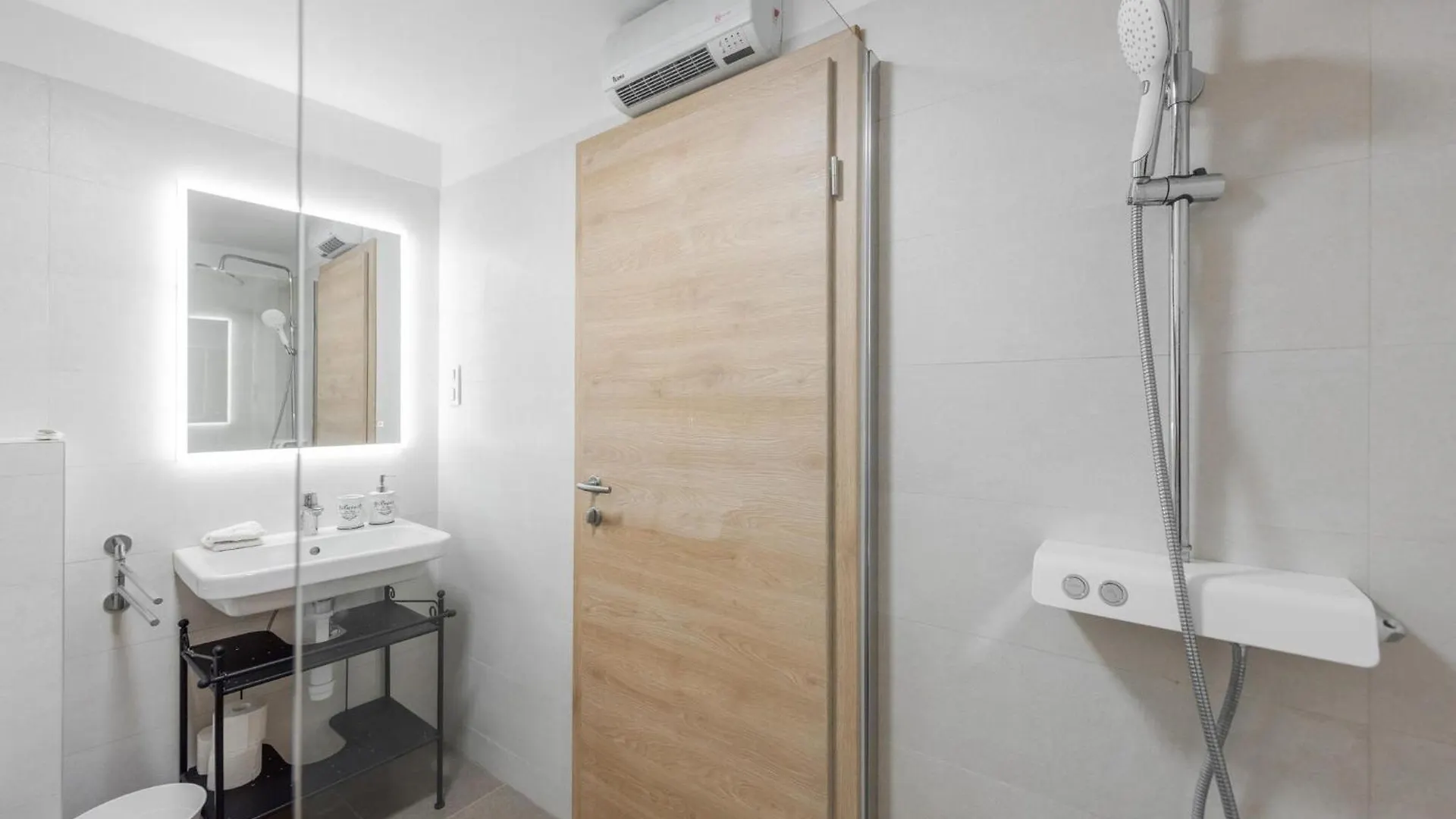 Amazing Home In Umag With Sauna クロアチア