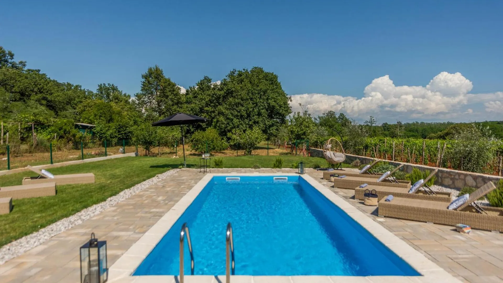別荘 Amazing Home In Umag With Sauna
